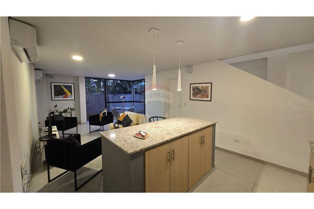 Moderno dúplex amoblado de 2 dormitorios en zona jardín de oro loma merlo — foto 4