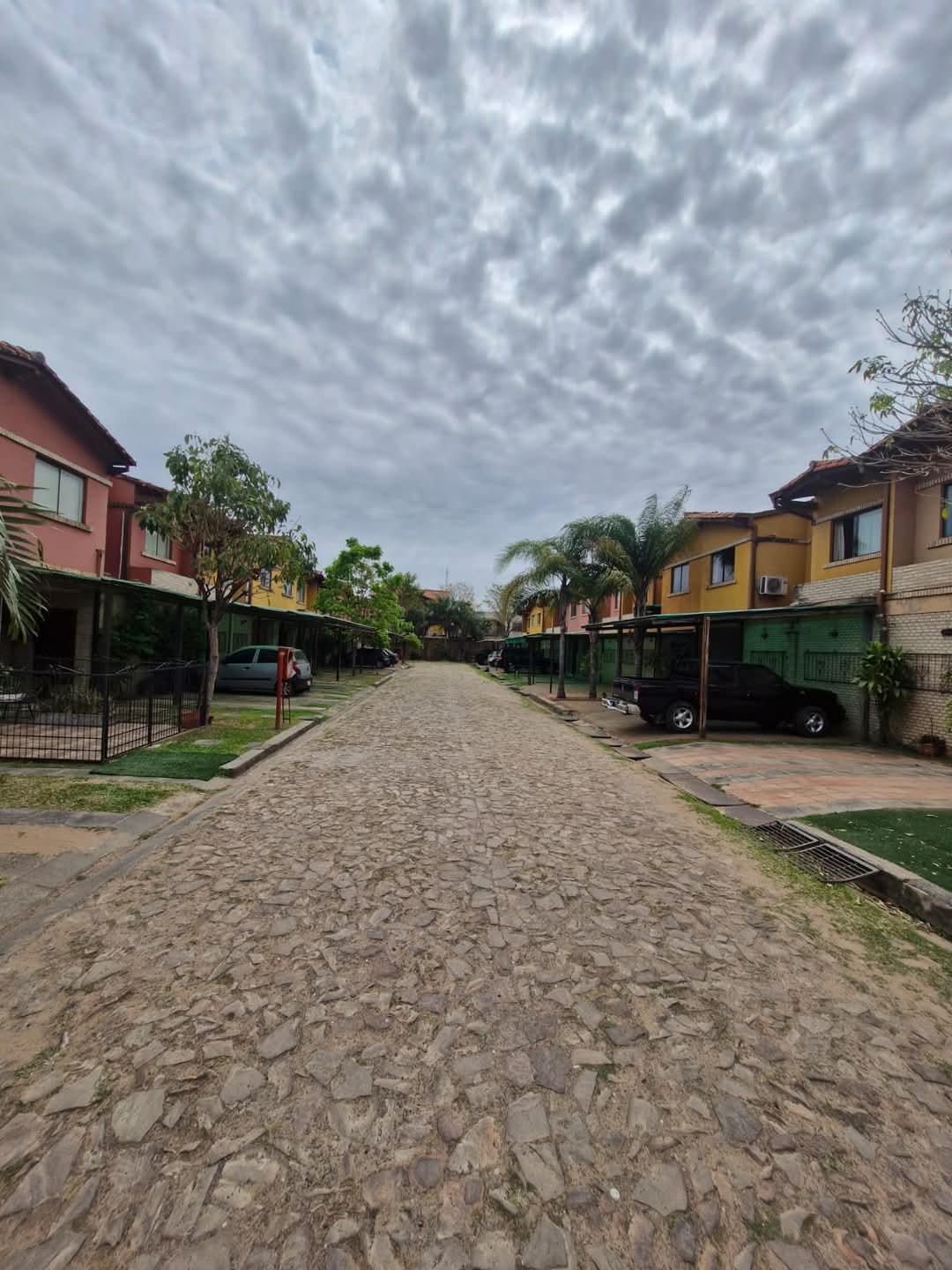 Duplex en Fernando de la Mora zona curva de la muerte, foto 2