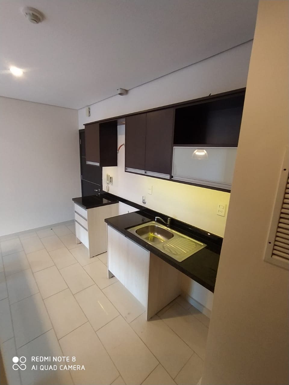 amplio departamento de 2 habitaciones en Barrio Jara. Cod RR, foto 2