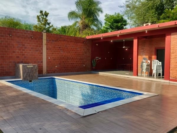 Hermosa casa quinta en Mariano Roque Alonso, foto 2