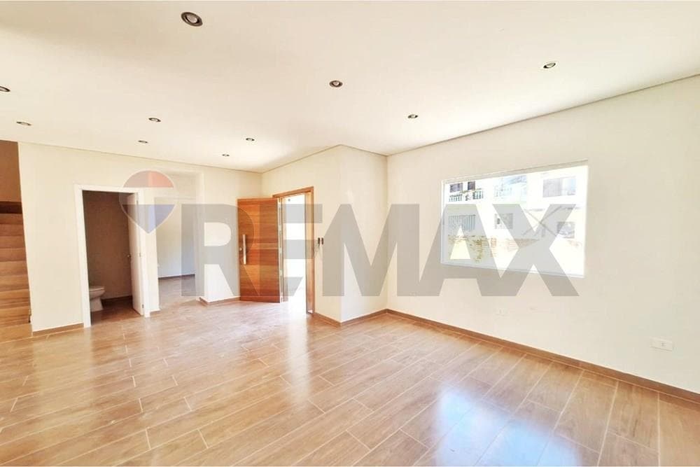 Imponente residencia en Luque, foto 2