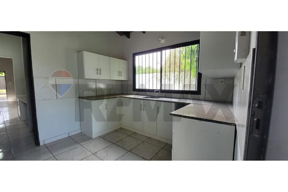 Casa - Alquiler - Luque, Central, Paraguay, foto 5