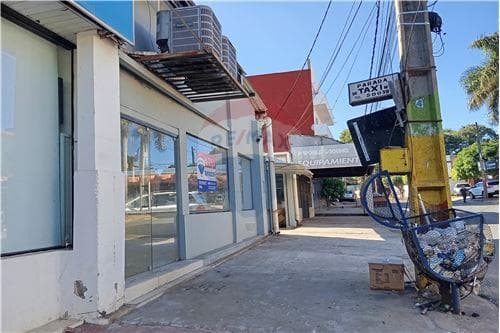 En alquiler salón comercial en Fernando de la Mora - zona sur, foto 3