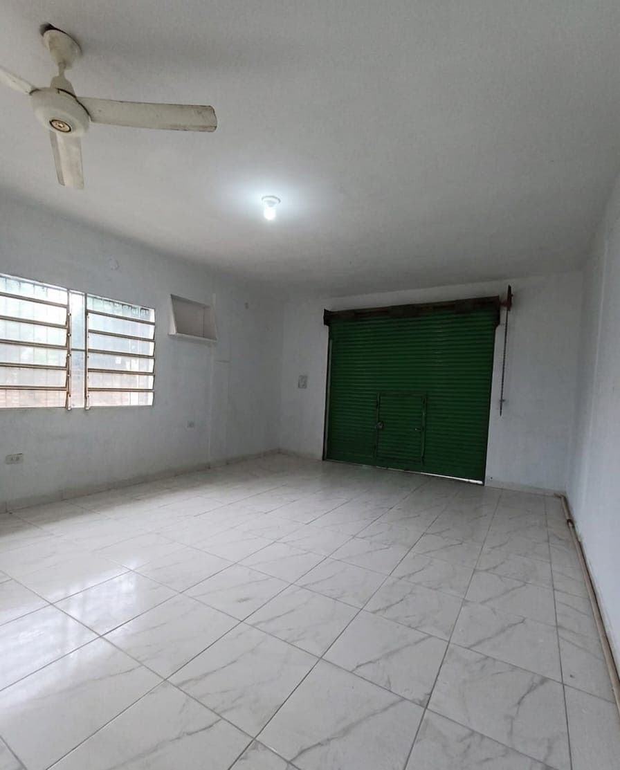 Casa con salon comercial en lambare, foto 3