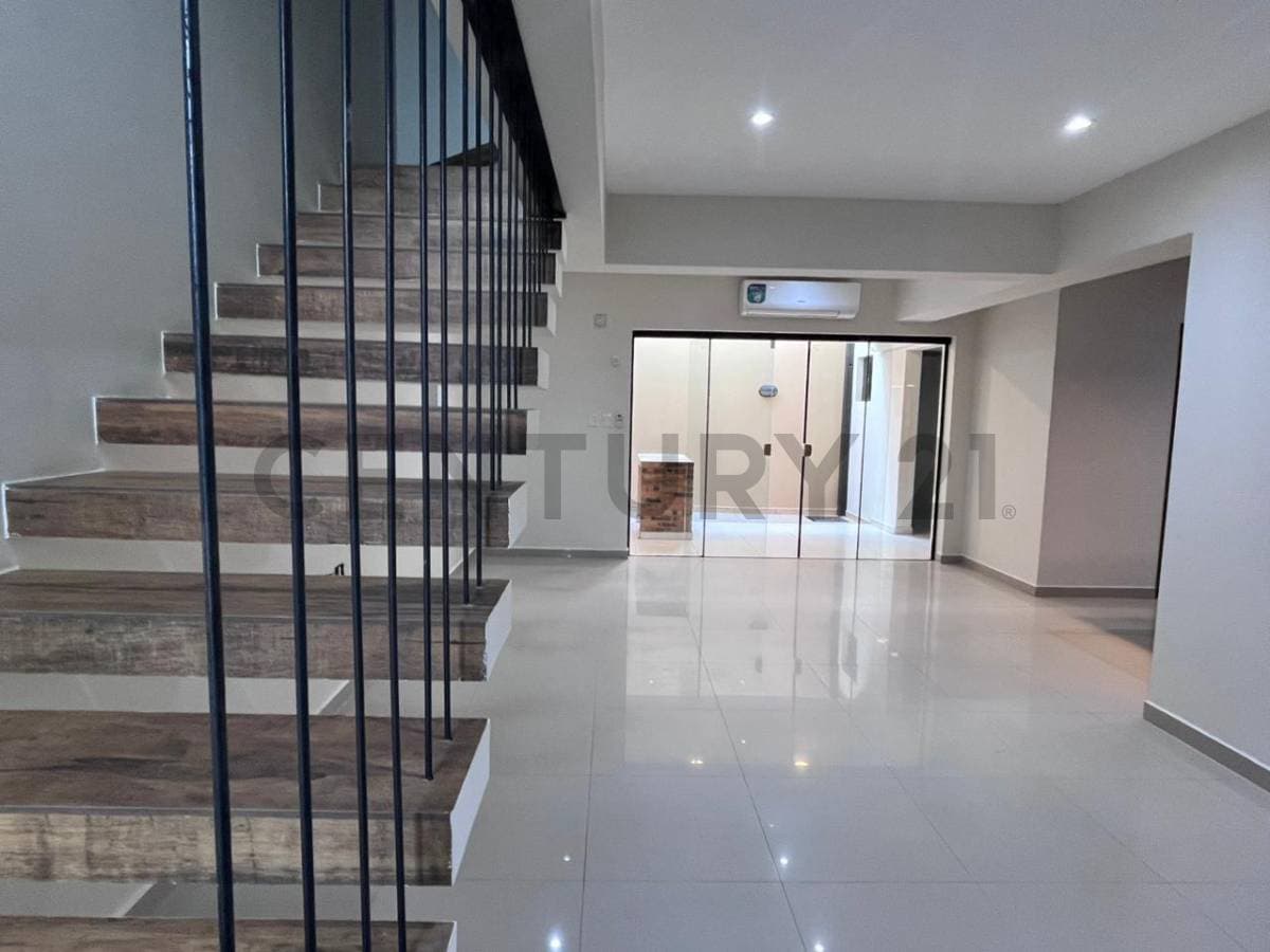 de Casa Dúplex en Sta. María, Asunción, foto 2