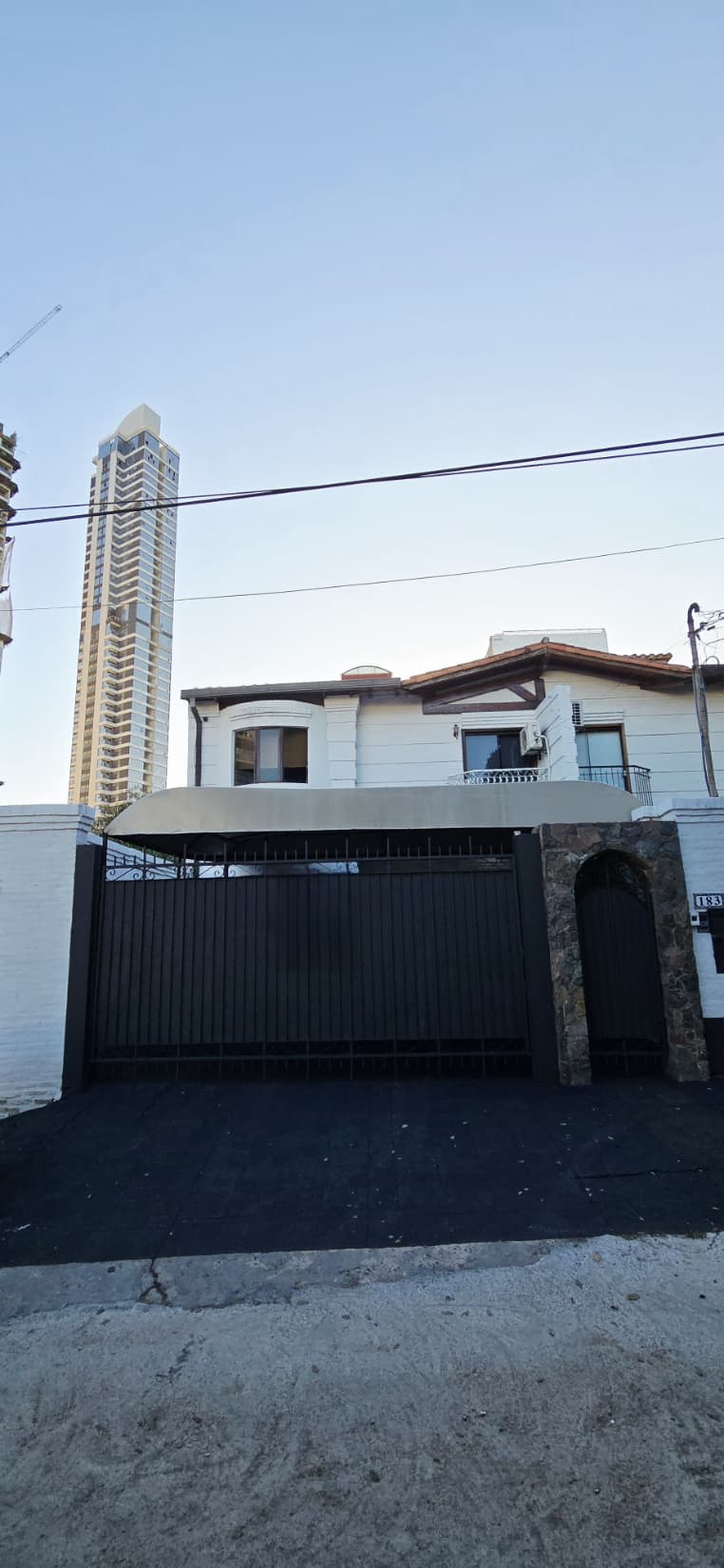 Alquilo dúplex en barrio mburucuyá , eje corporativo