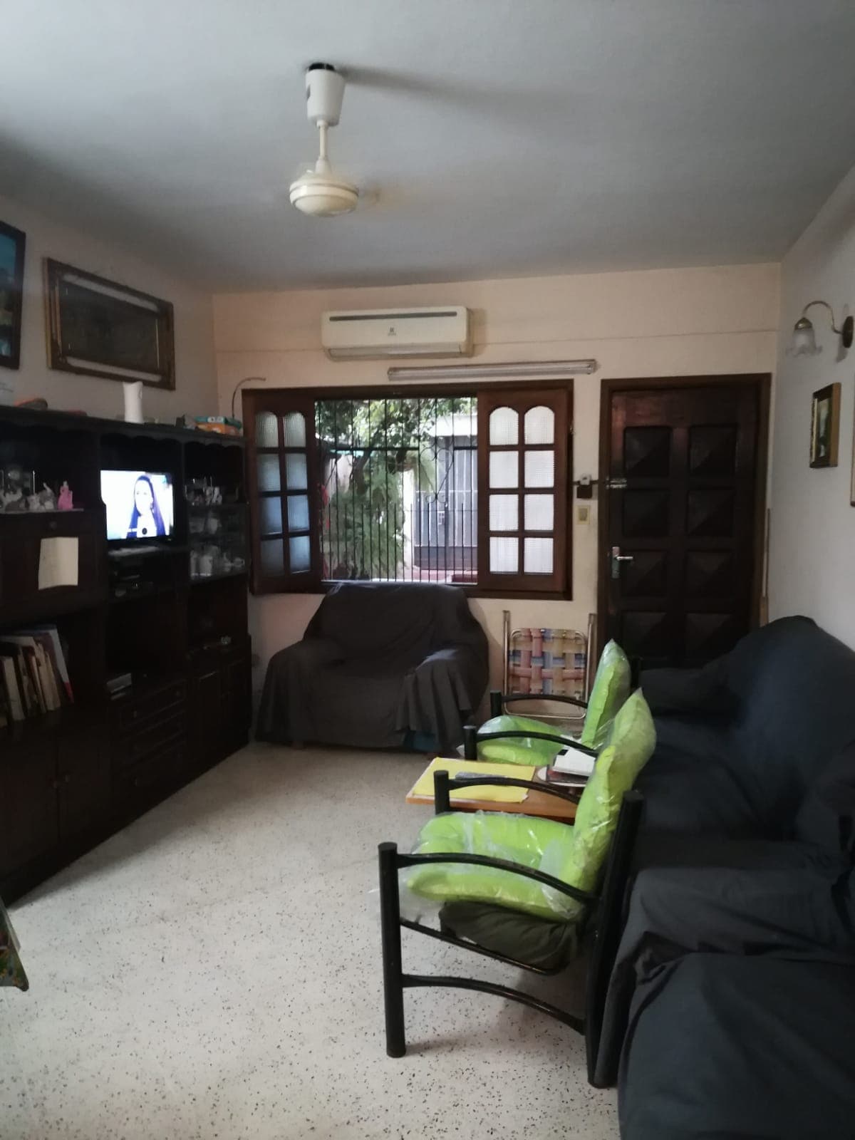 Casa De 2 Plantas En Petirossi Excelente Ubicación — foto 3