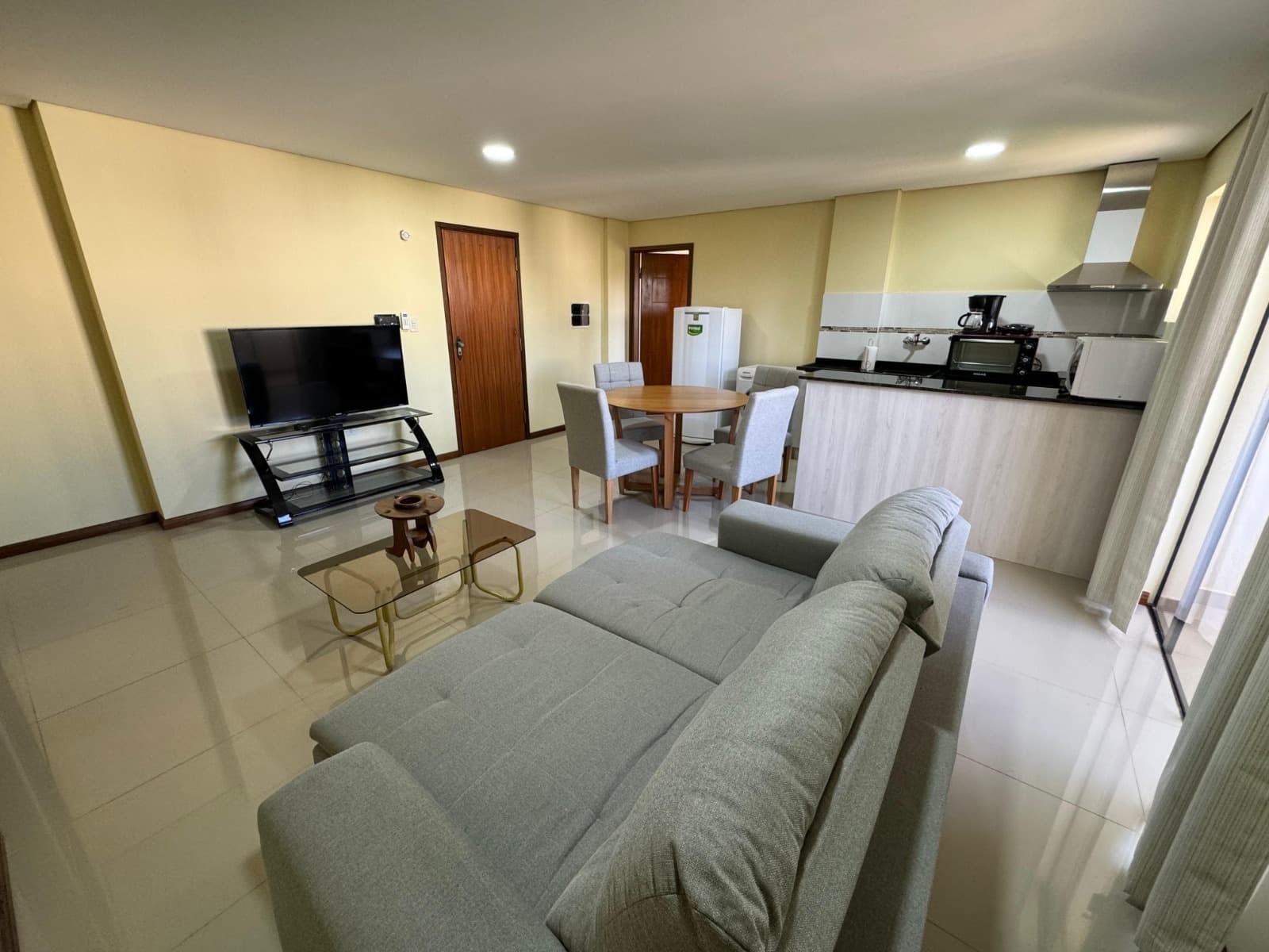 hermoso departamento amoblado, en Ykua Satí a pasos del shopping del Sol, foto 1