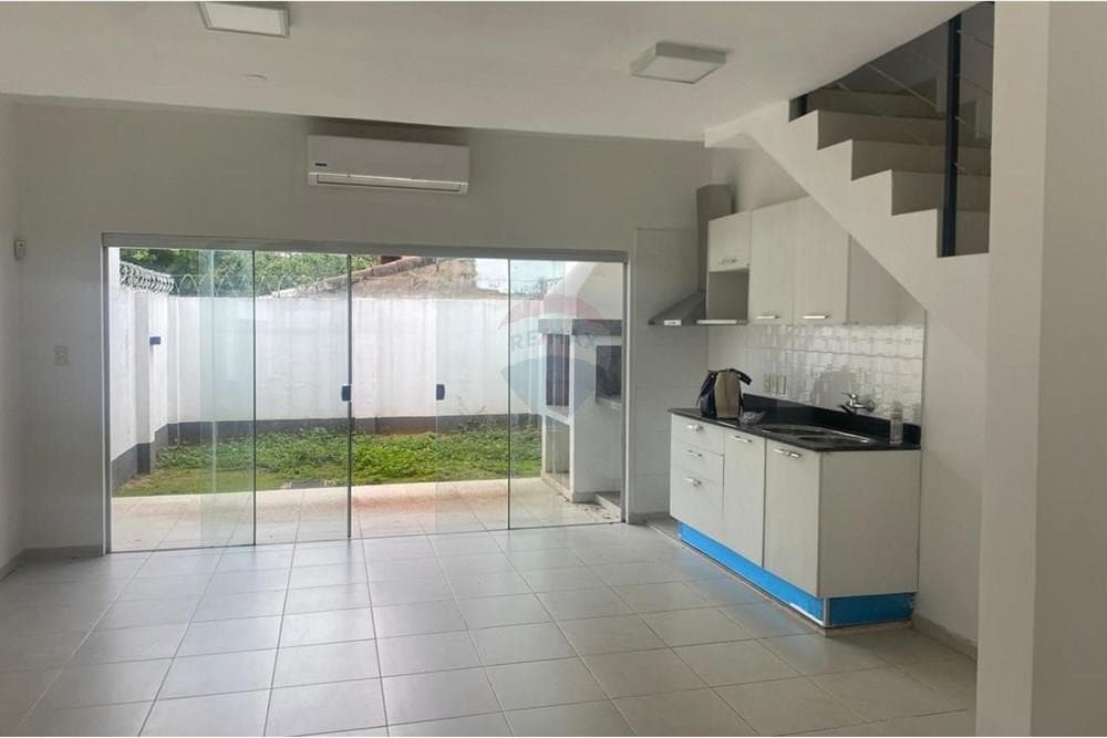 Triplex a la venta en San Lorenzo-laurelty