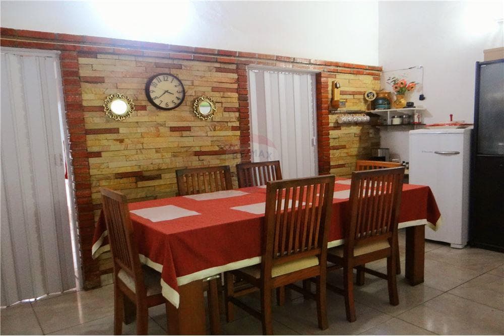 Amplio duplex con excelente ubicación en sajonia, foto 2