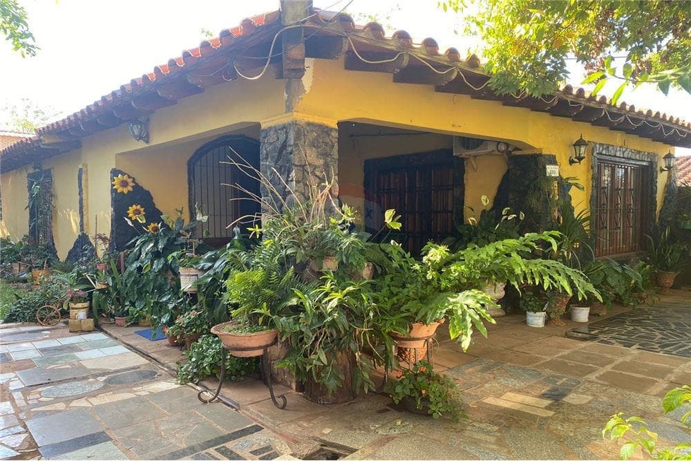 En venta hermosa casa en San Lorenzo
