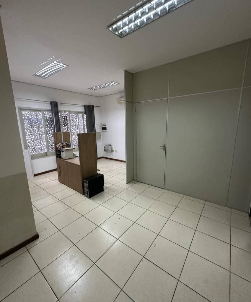 En alquiler - para oficinas - casa de varios ambientes - en Trinidad — foto 5