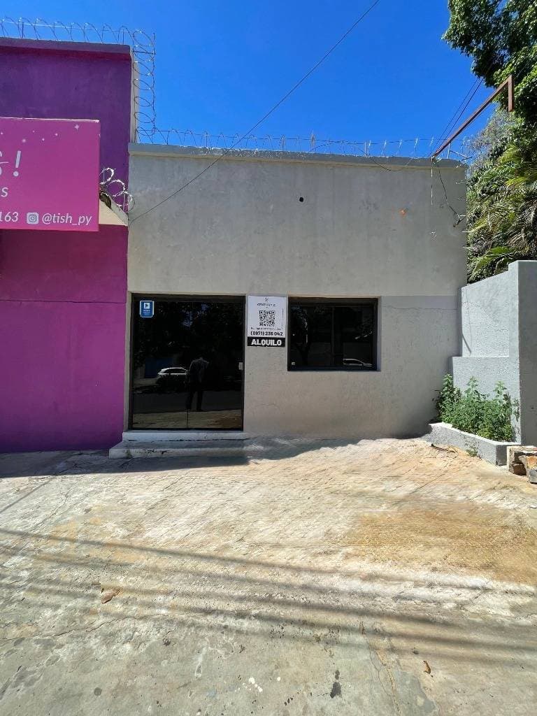 Alquilo oficina sobre Av. Brasilia - Zona Distrito Perseverancia