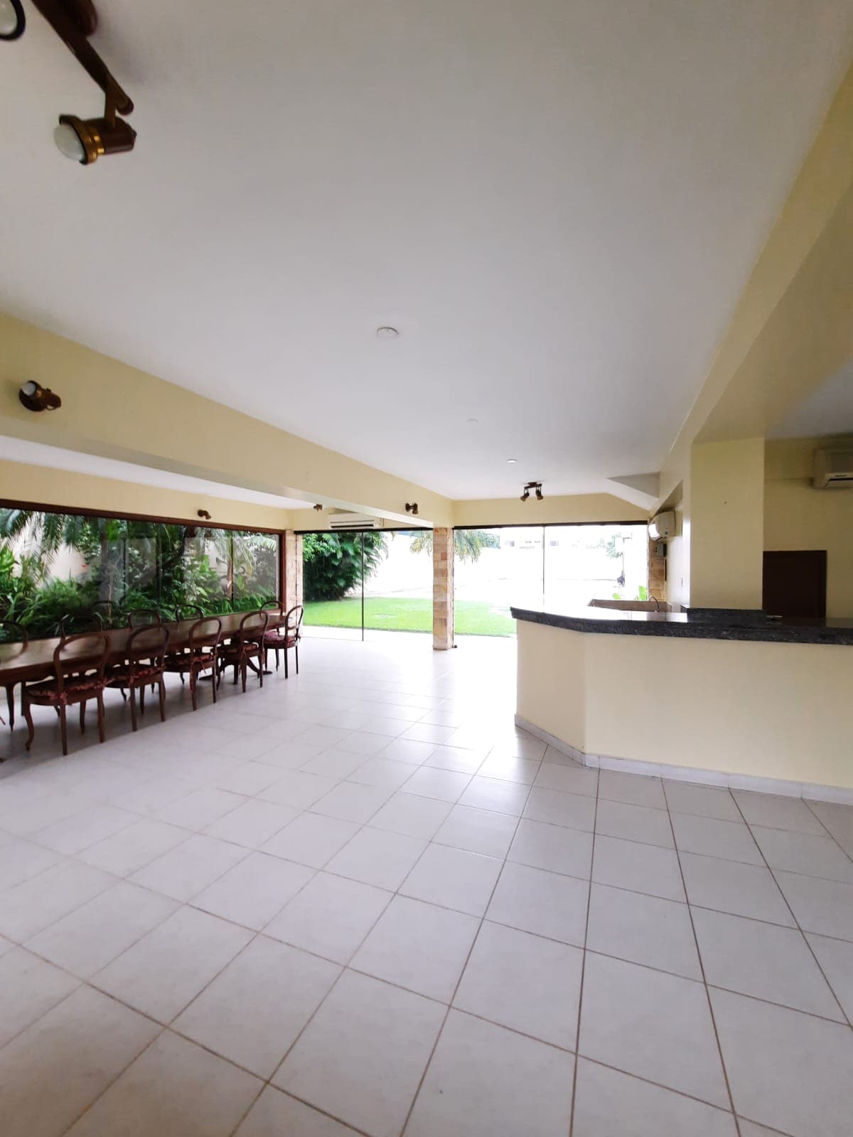 Residencia De 7 Habitaciones En Ycua Sati — foto 3