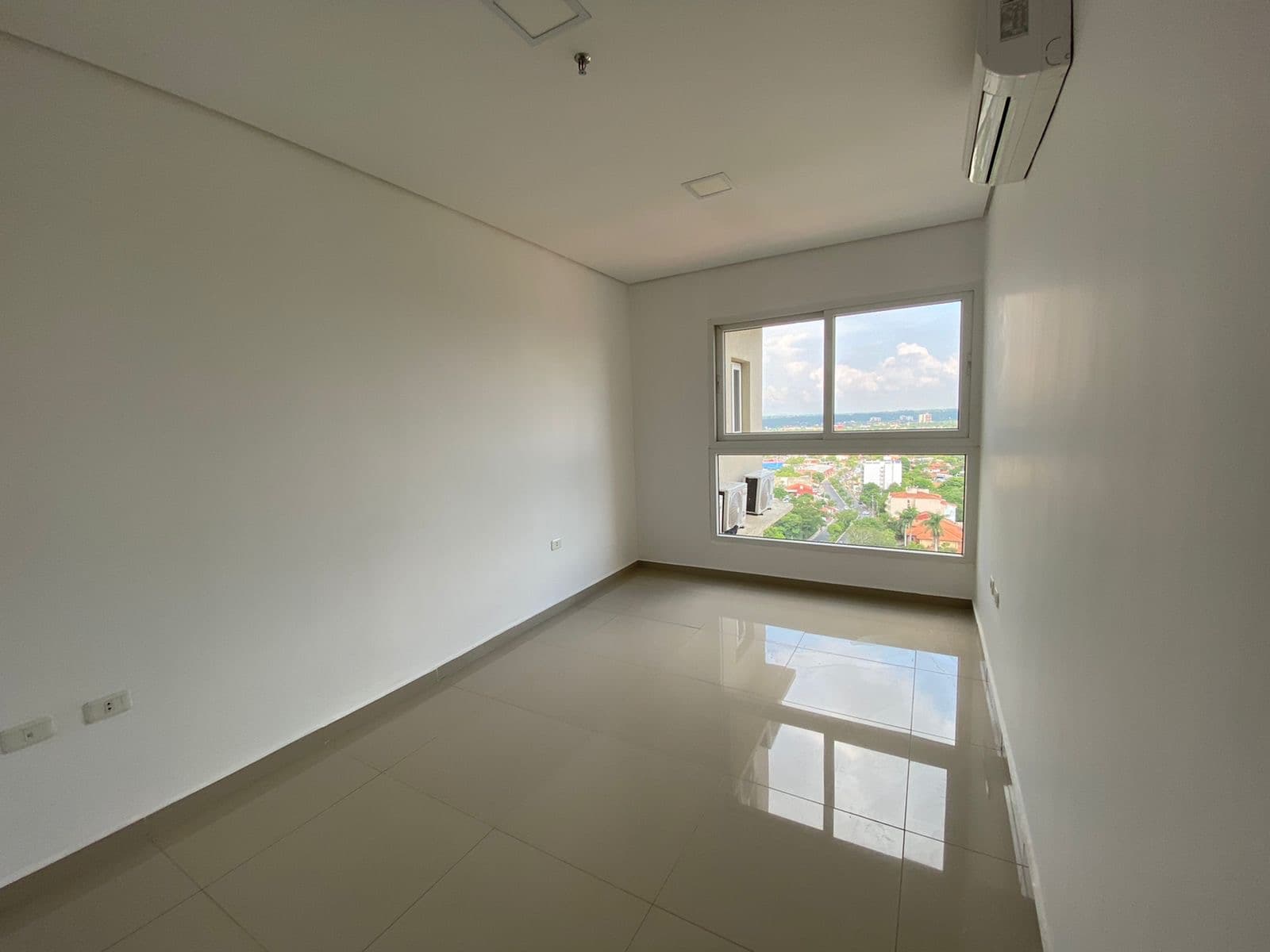 Santísima Trinidad, en alquiler, amplio depto de 1 dormitorio