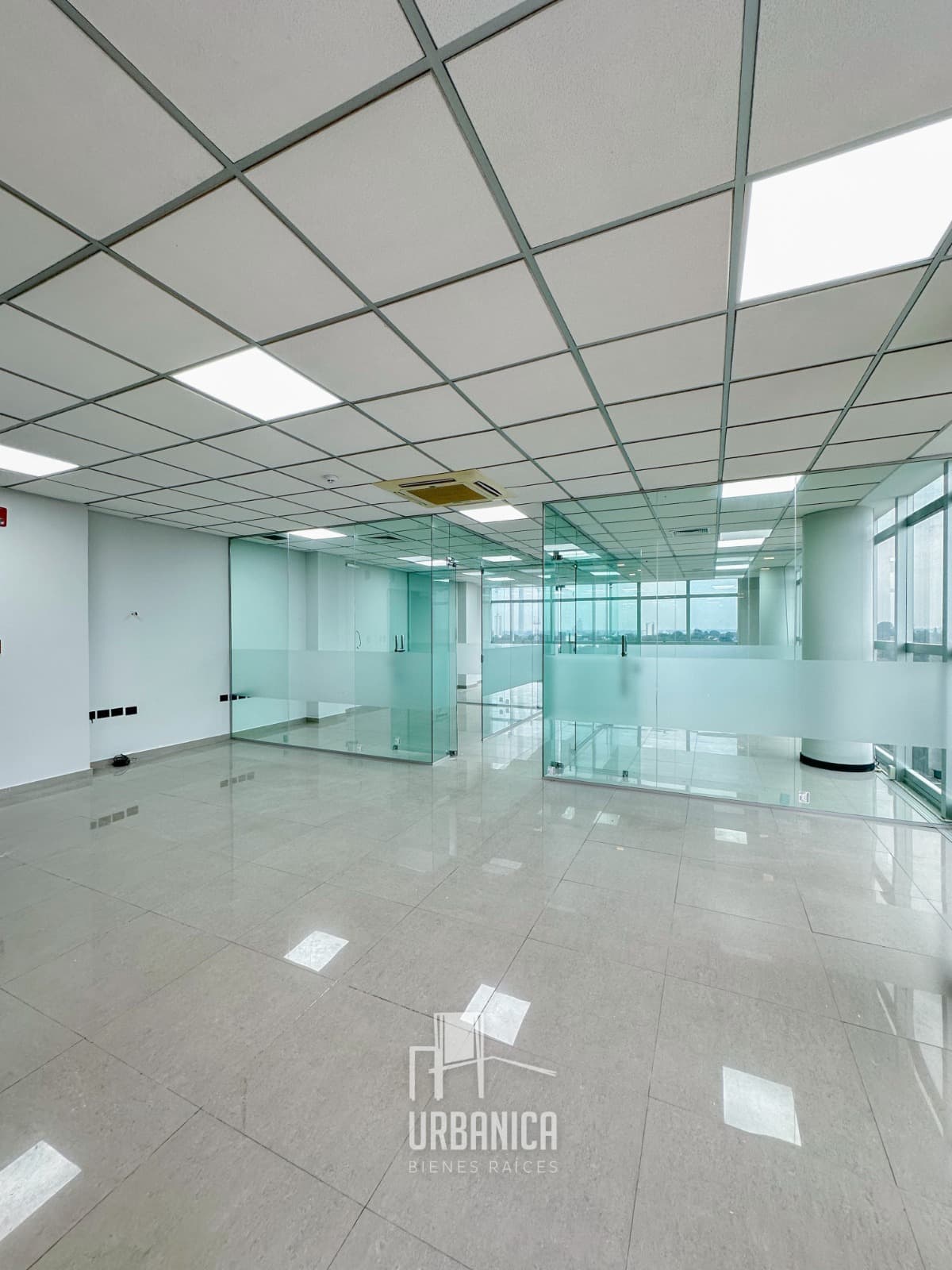 de Oficina en el Edificio Sky Center, foto 5