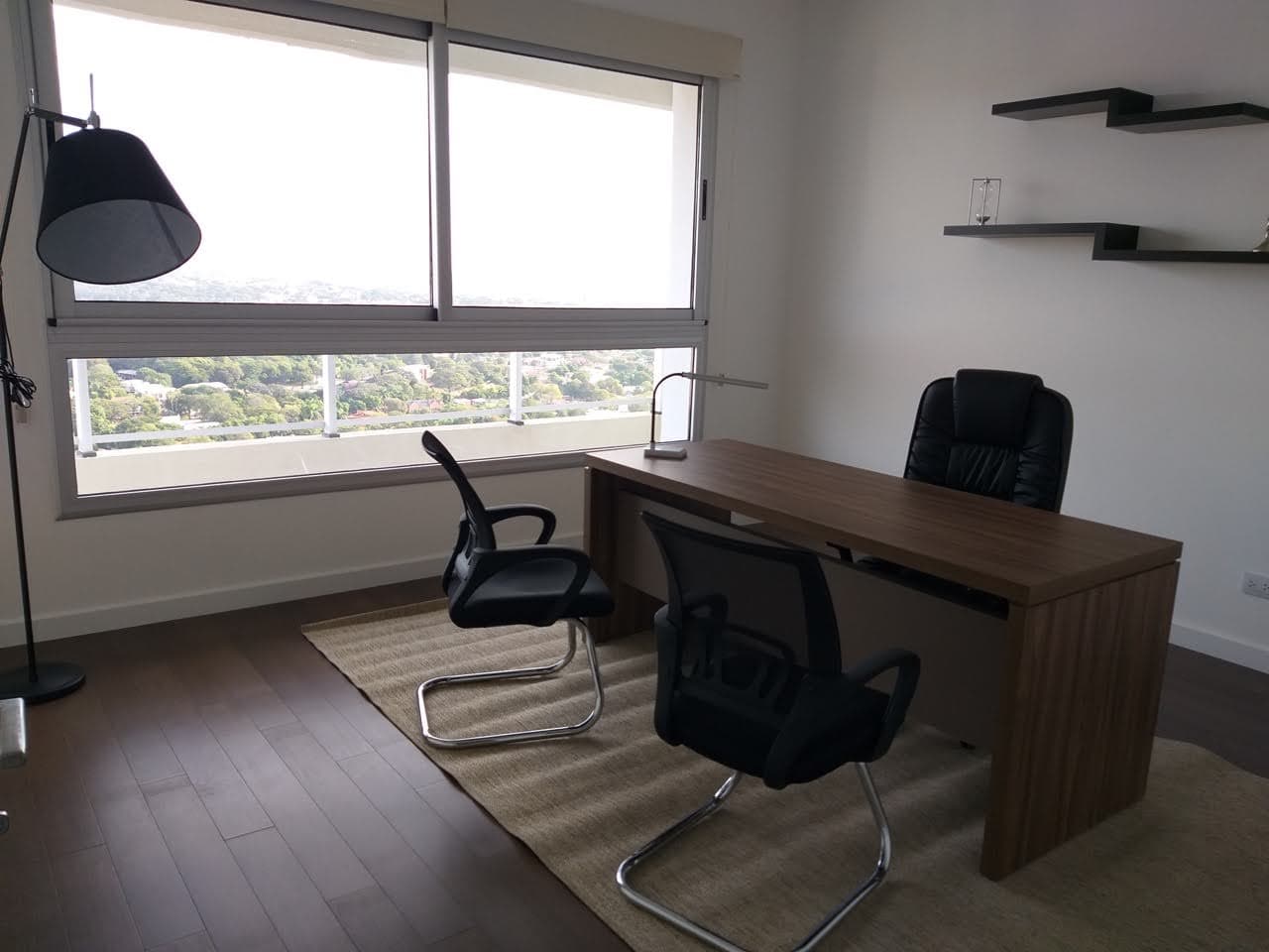 de hermoso semipiso de 4 dormitorios amoblado sobre Santísima Trinidad, foto 2