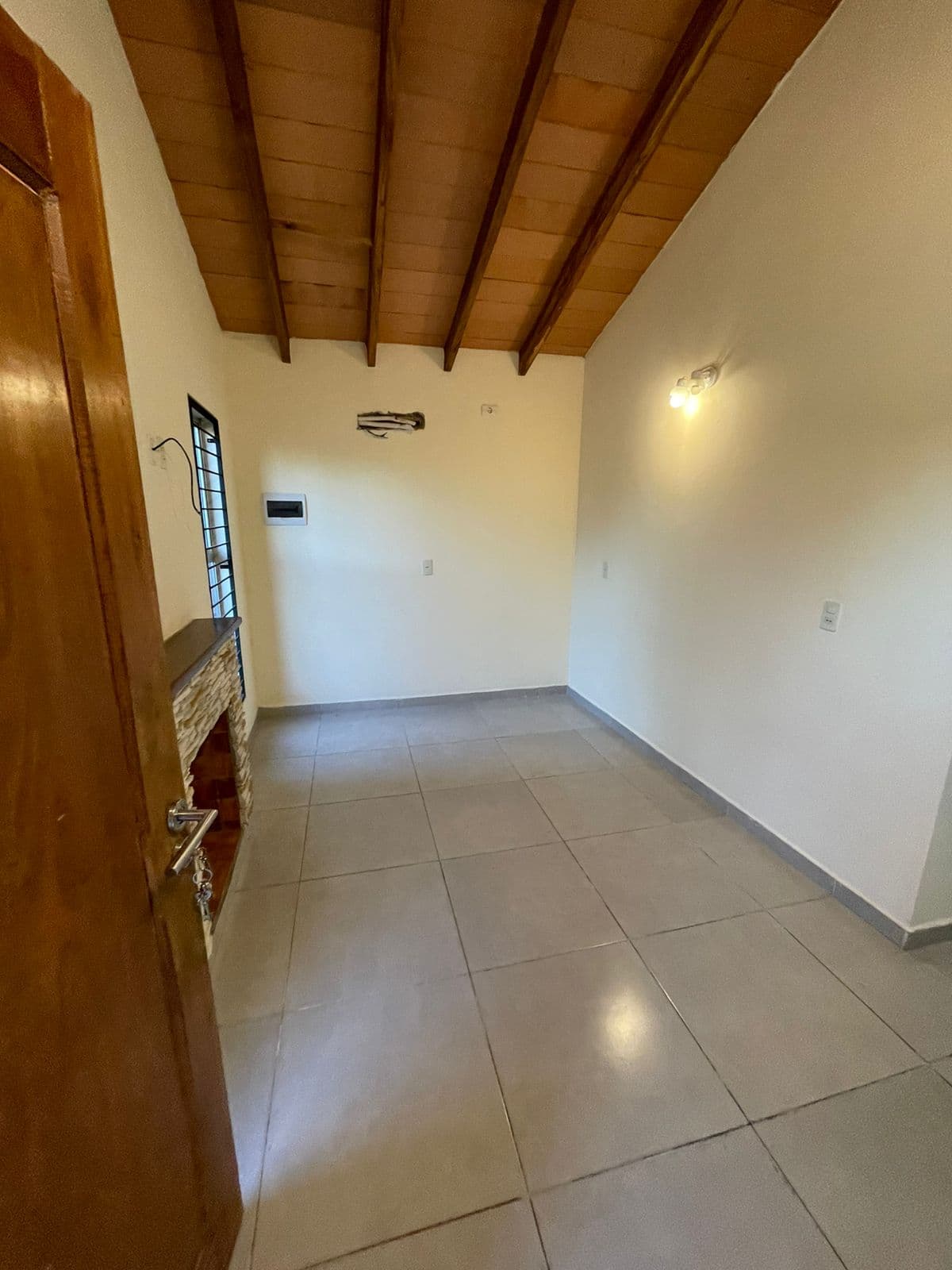 Casa de 2 Dormitorios en Villa Elisa | Patio | Gs. 3.000.000, foto 2