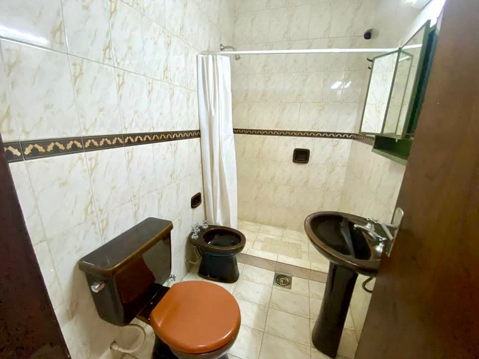 Amplio departamento de 120 M2 aprox en Barrio Mburicao, foto 5