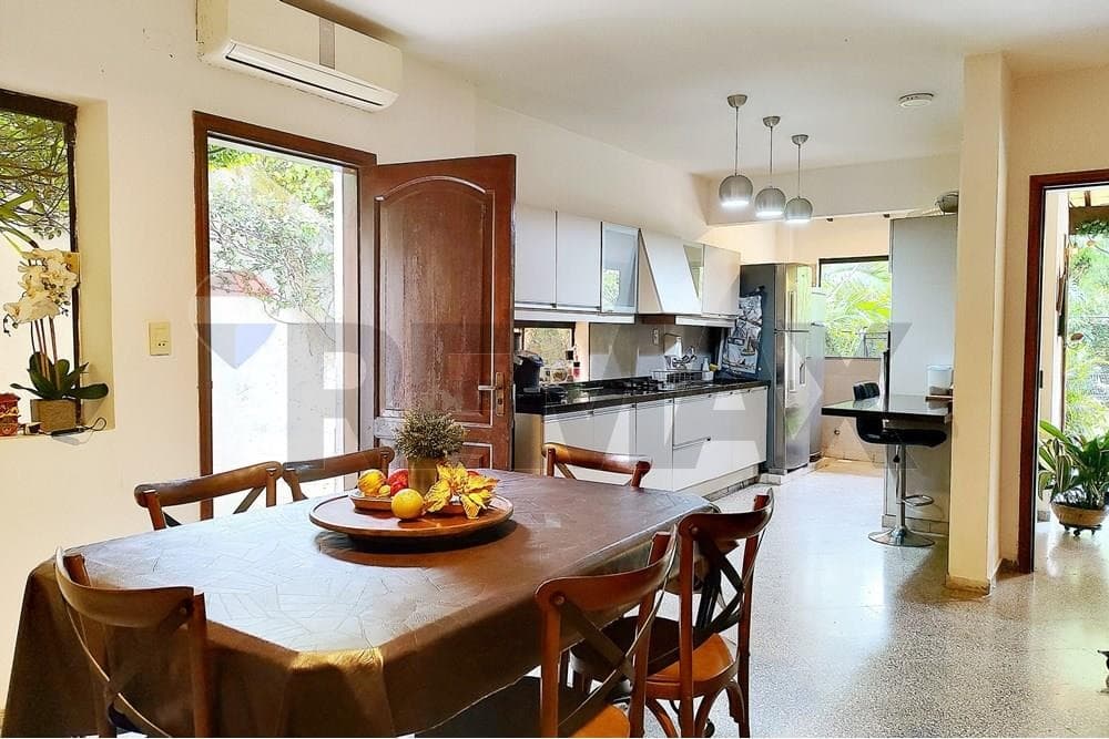 Sajonia: Casa con piscina y espacios funcionales, foto 3