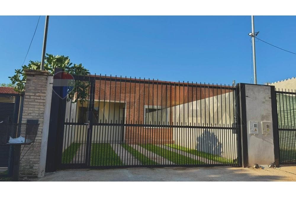 Chalet - Venta - Luque, Paraguay, invierte en un nuevo hogar!