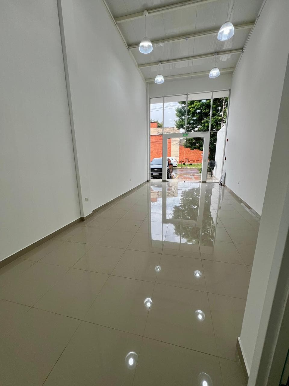 Hermoso local comercial en Fernando de la Mora!!!, foto 2