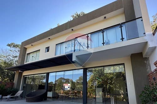Casa - Venta - Paraguay ¡Casa Moderna con Piscina en San Bernardino!, foto 4