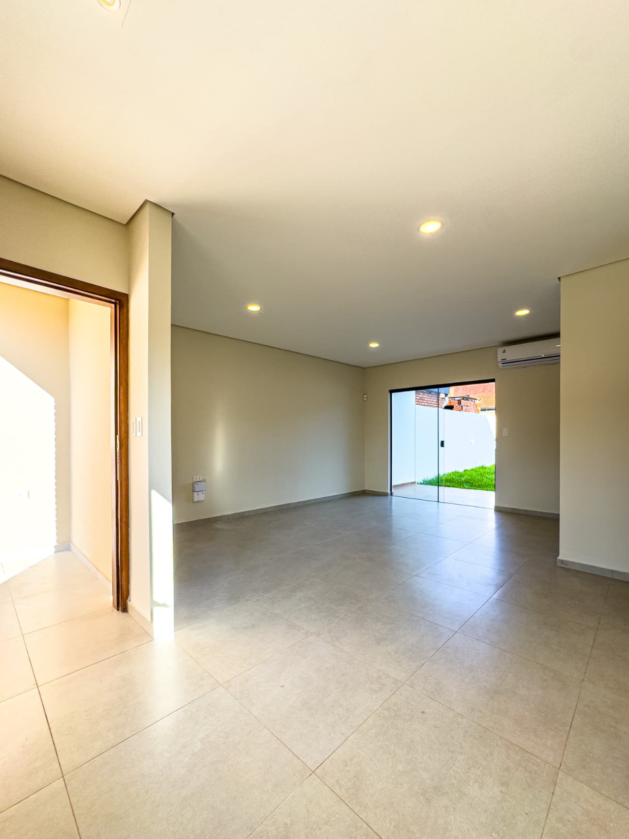 Amplio Duplex de 3 dormitorios en Fernando de la Mora, Zona Sur, foto 2