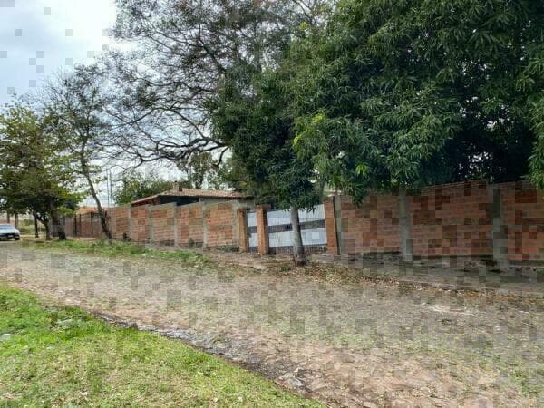 Vendo terreno amurallado zona yate
