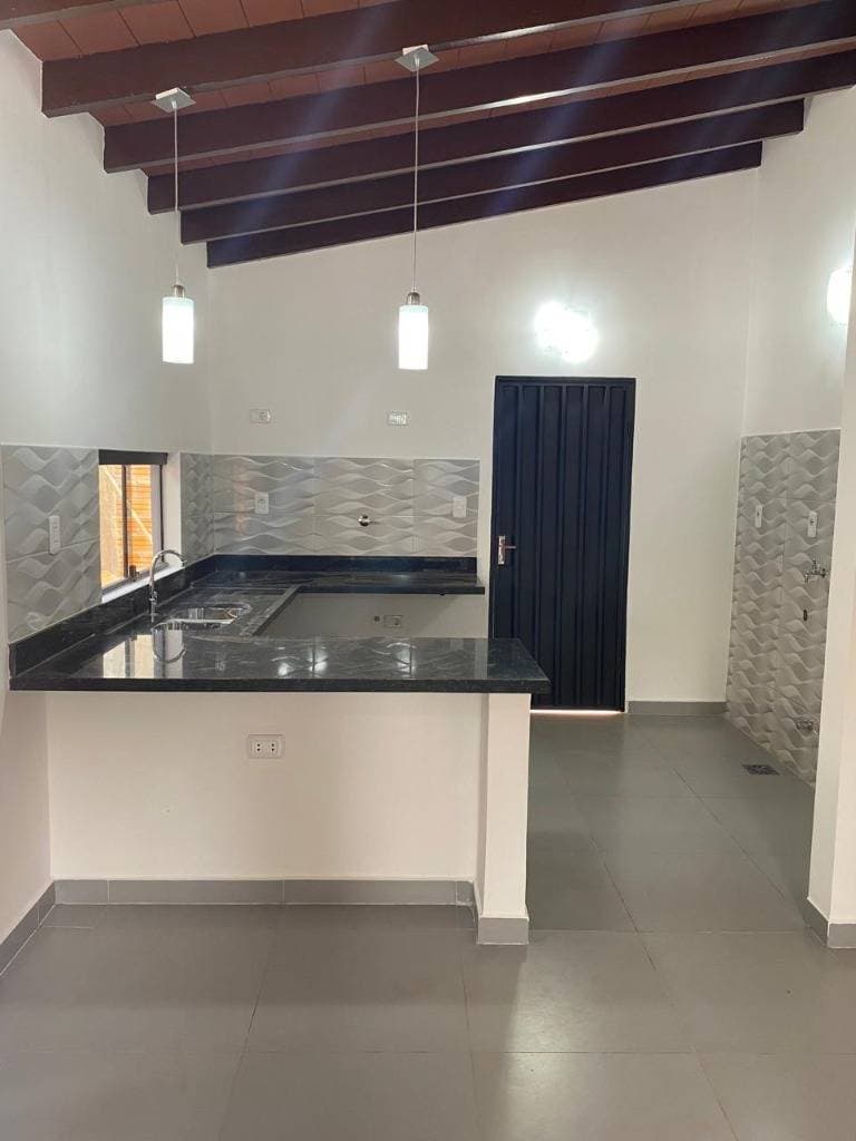 Casa en laurelty Luque — foto 3