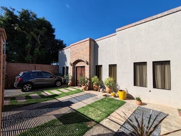 Vendo hermosa casa moderna en Villa Elisa