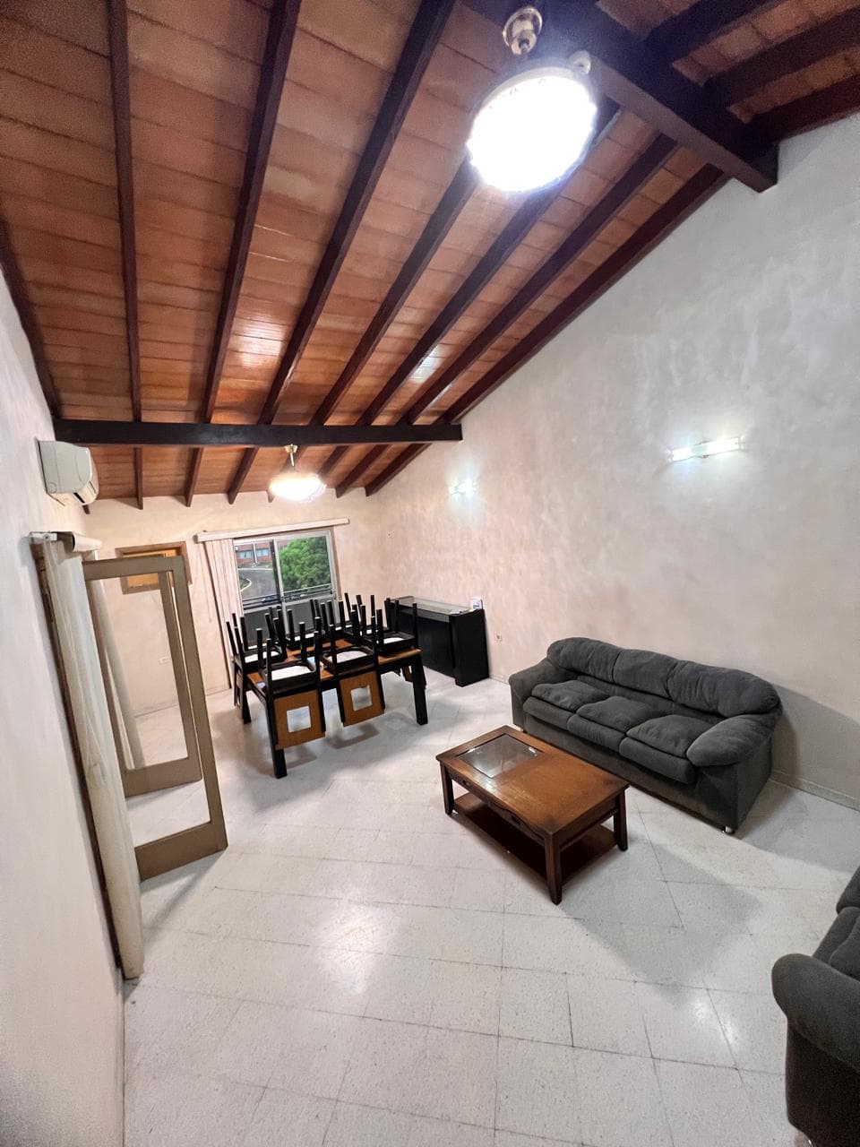 HERMOSO Departamento – Frente al Hospital Militar — foto 3