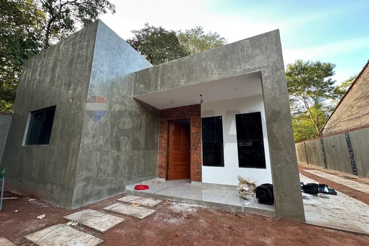 Casa - Venta - Luque, Central, Paraguay, Gran oportunidad!