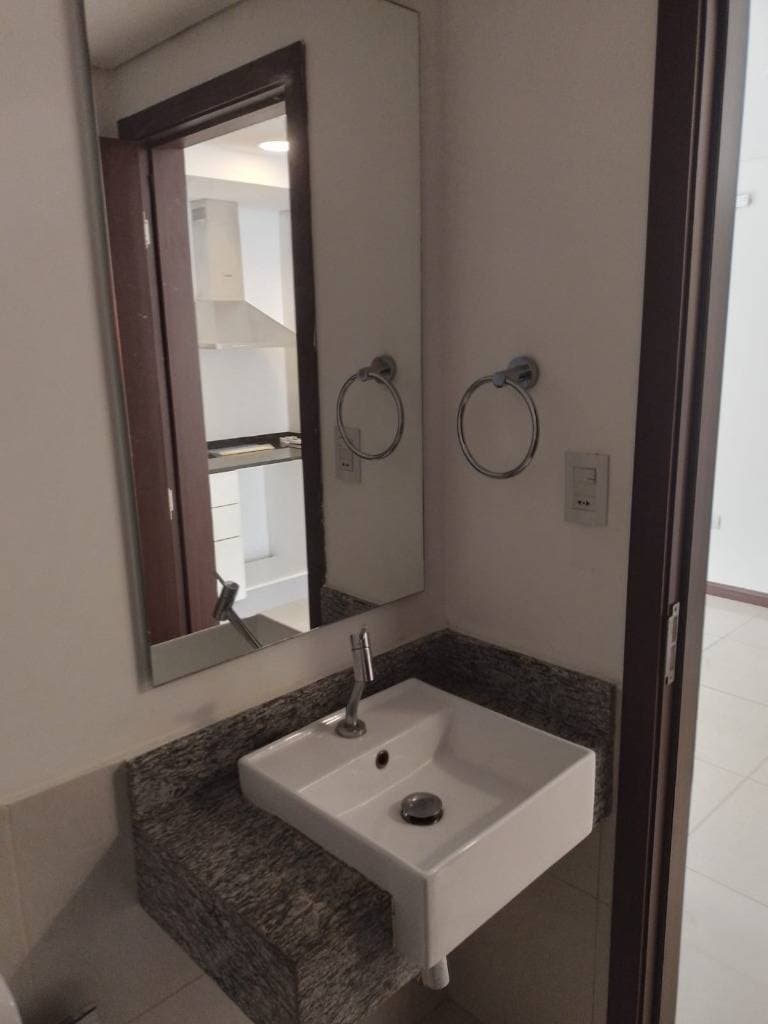 Alquilo departamento de 1dormitorio sobre Av. España