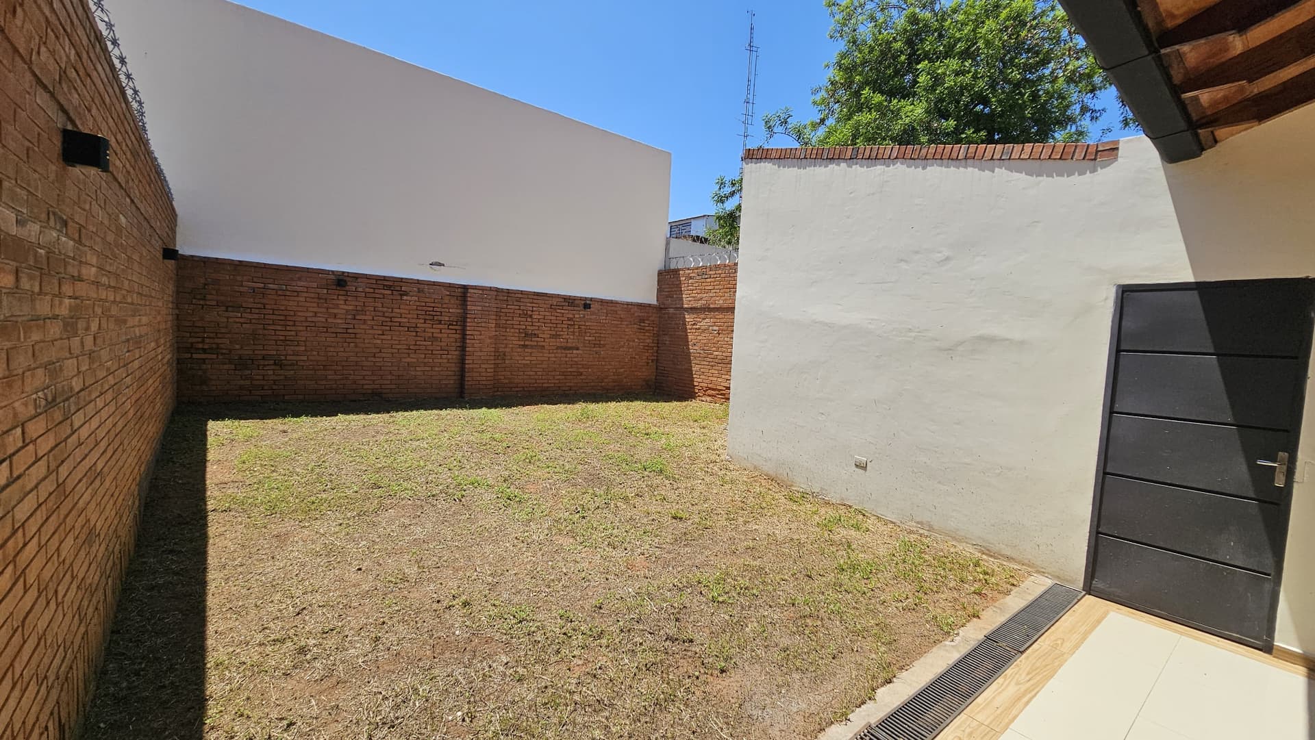 Vendo duplex de 3 dormitorios en Barrio Vista Alegre