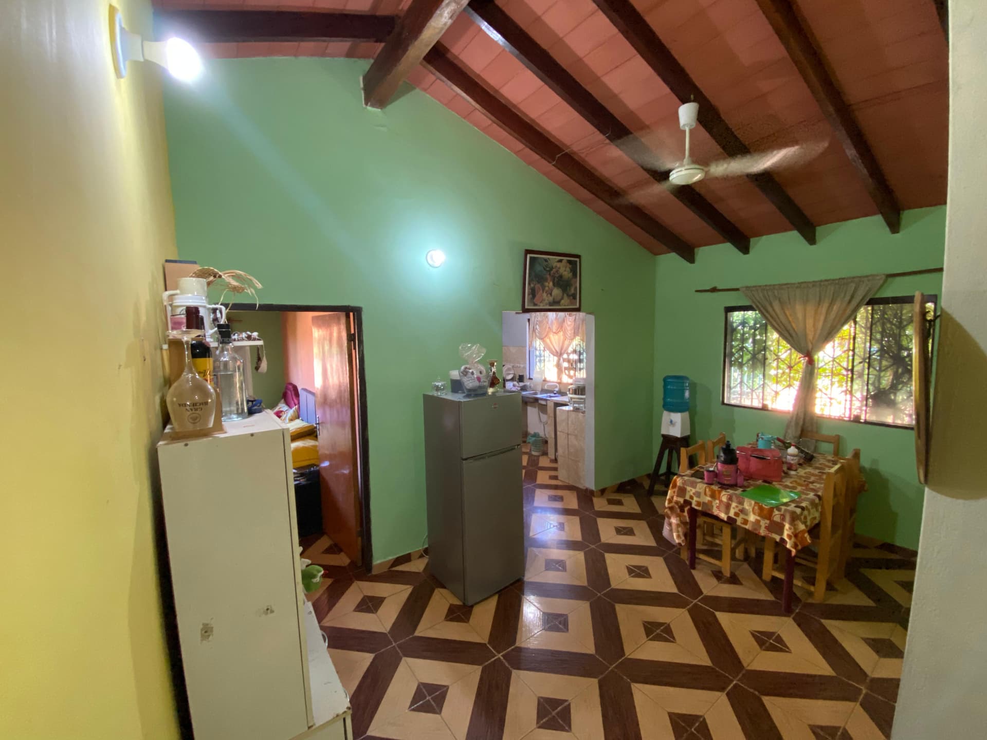 En Venta Casa en esquina en Aregua - Costa Fleitas - Barrio Virgen de Caacupe, foto 4