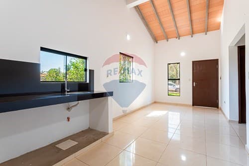 Casa-Venta-PY Central Julián Augusto Saldivar, foto 2