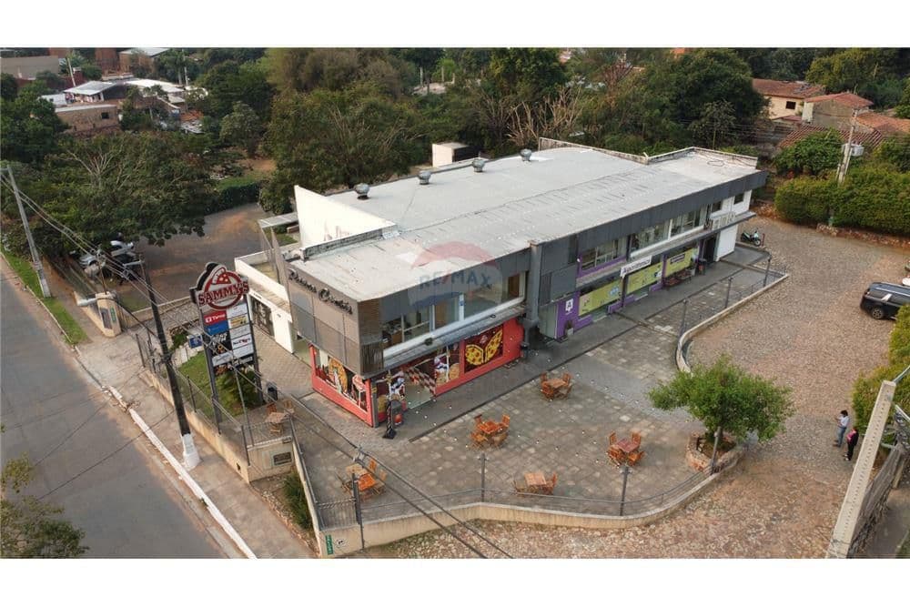 Importante paseo comercial en funcionamiento, foto 1