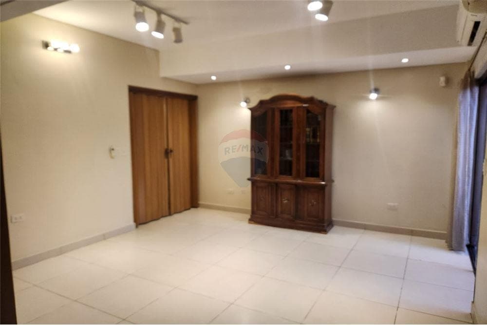 Amplia residencia en b° san vicente, foto 4