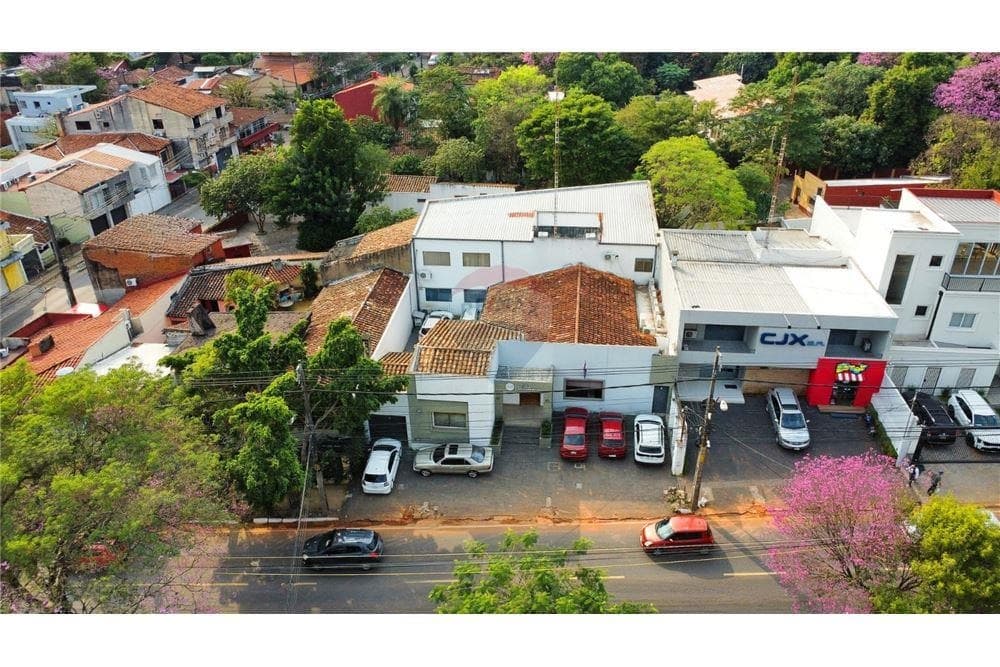 Amplia residencia para oficina sobre gral. Santos!, foto 1