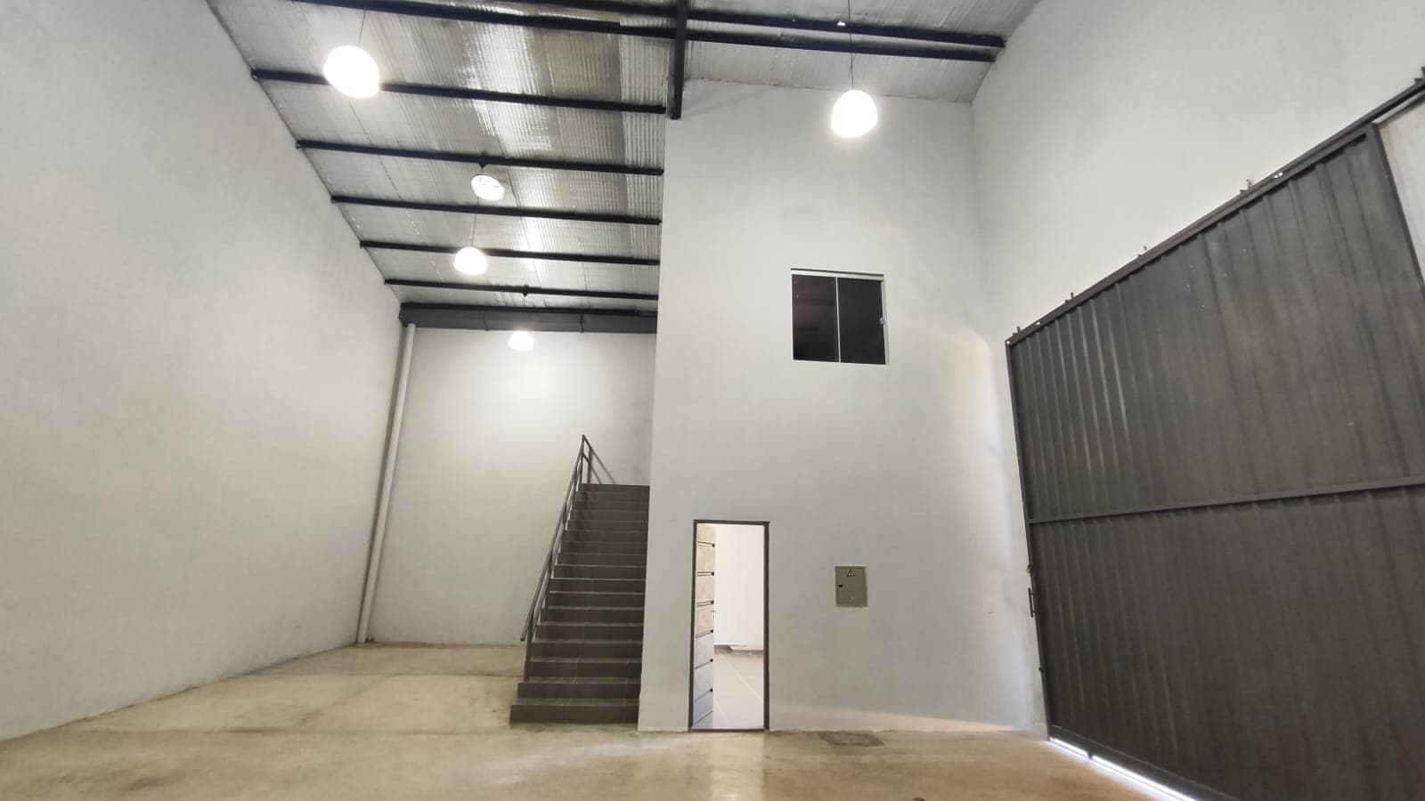 de despósito con showroom en Luque — foto 4