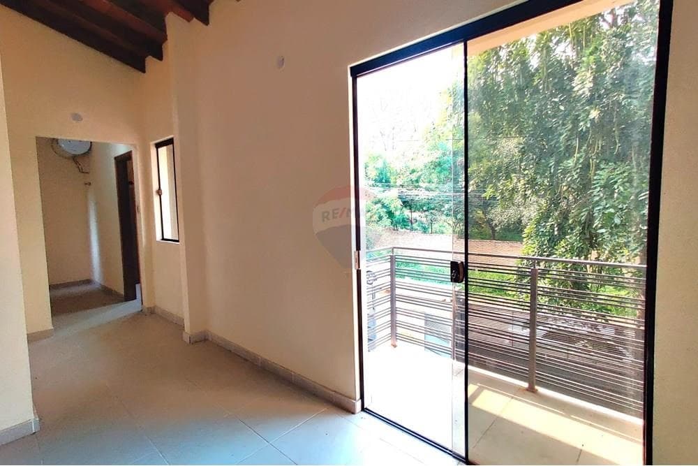 Duplex a estrenar en lambare zona supermercado el pueblo, foto 4