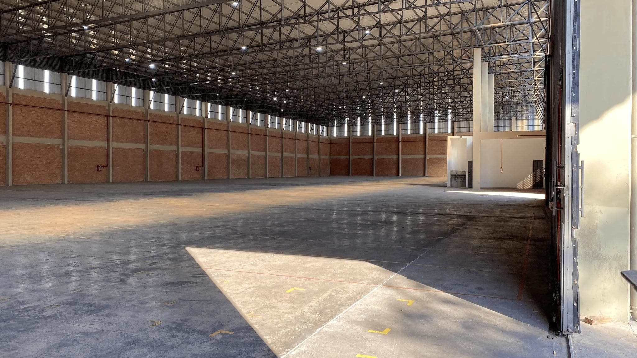 Administracion Alquiler 1077m2 Centro Logistico Aeropuerto Paraguay — foto 5
