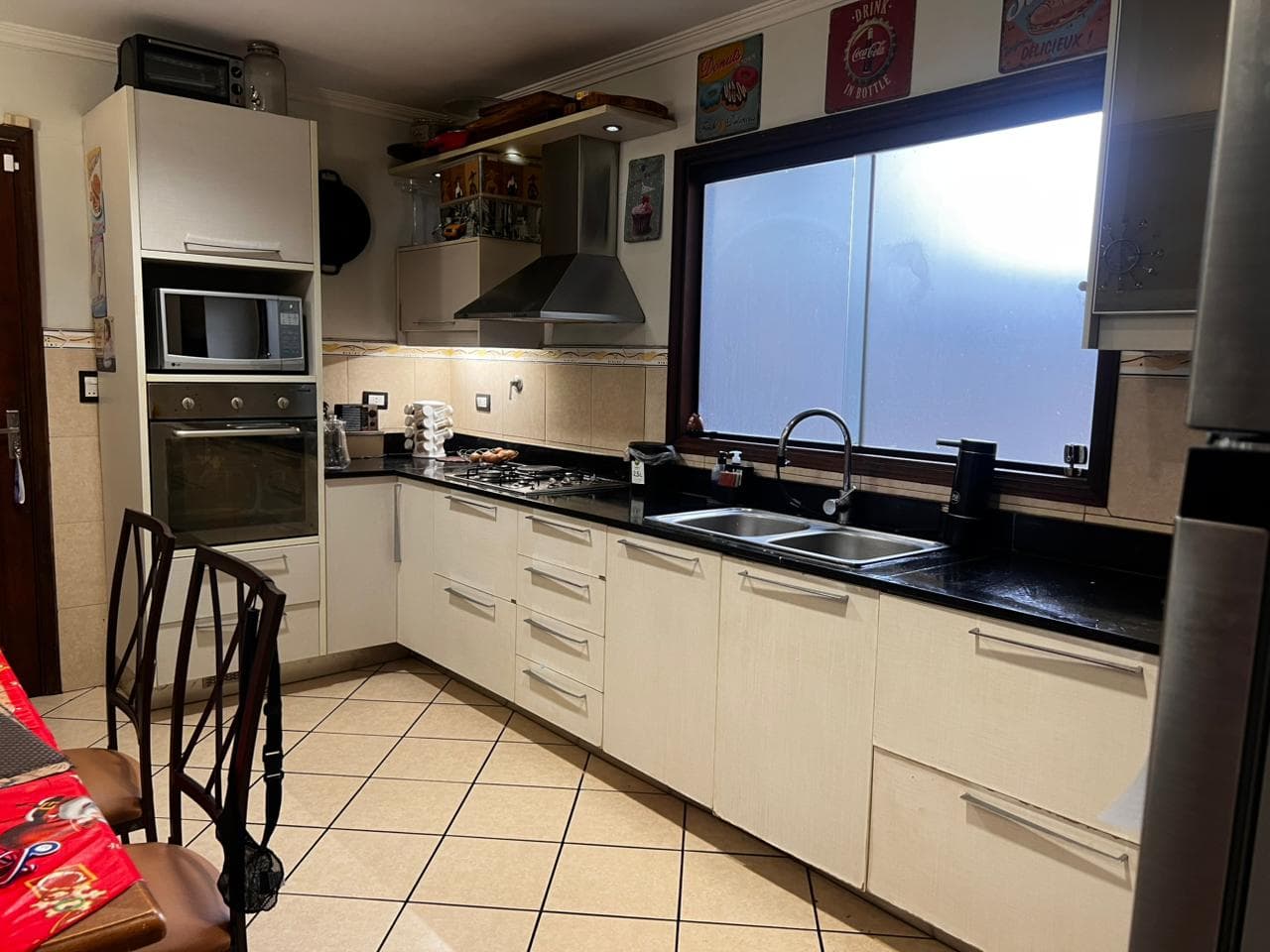 Fina Residencia De 3 Dormitorios Con Patio En Barrio Nazareth, Asunción, foto 4