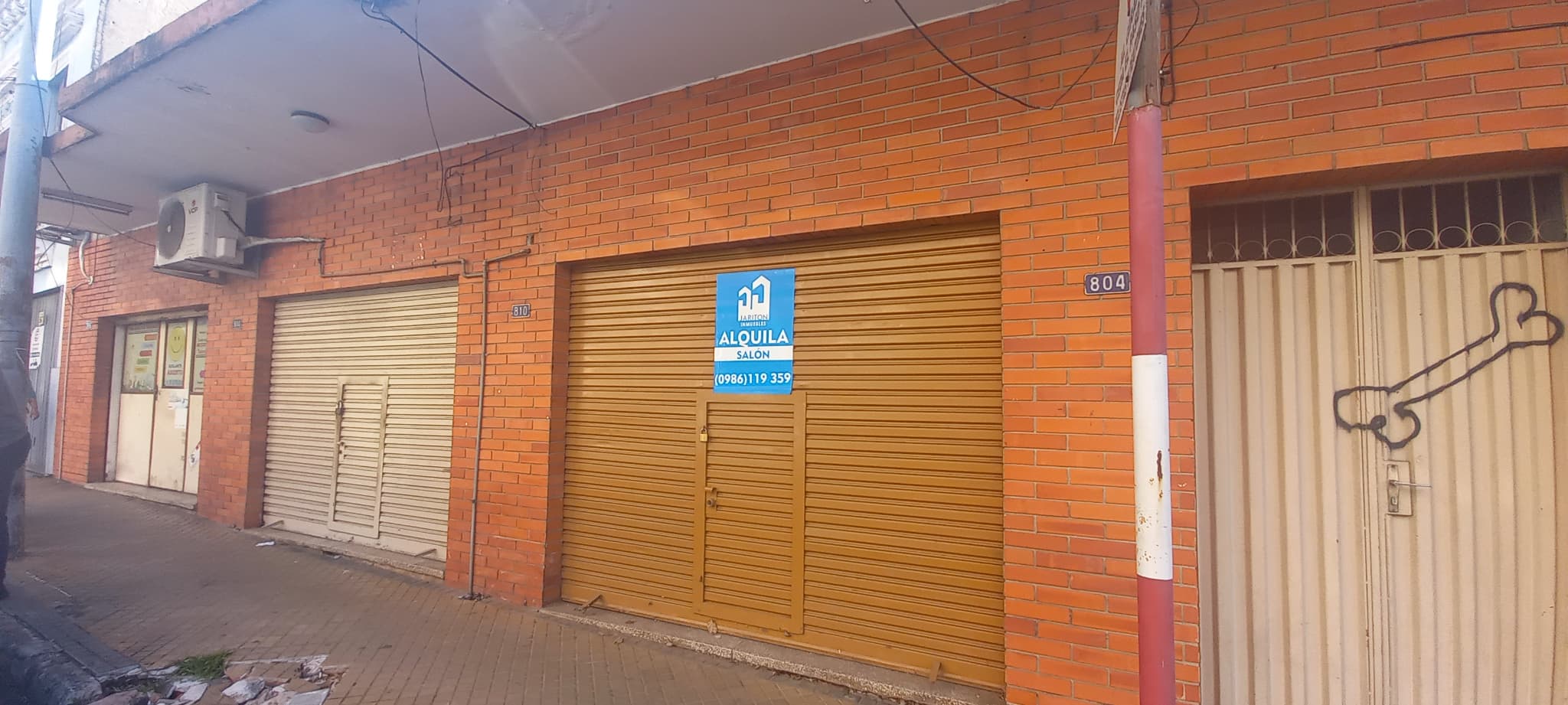 de Salon Comercial -Iturbe y Fulgencio R Moreno — foto principal