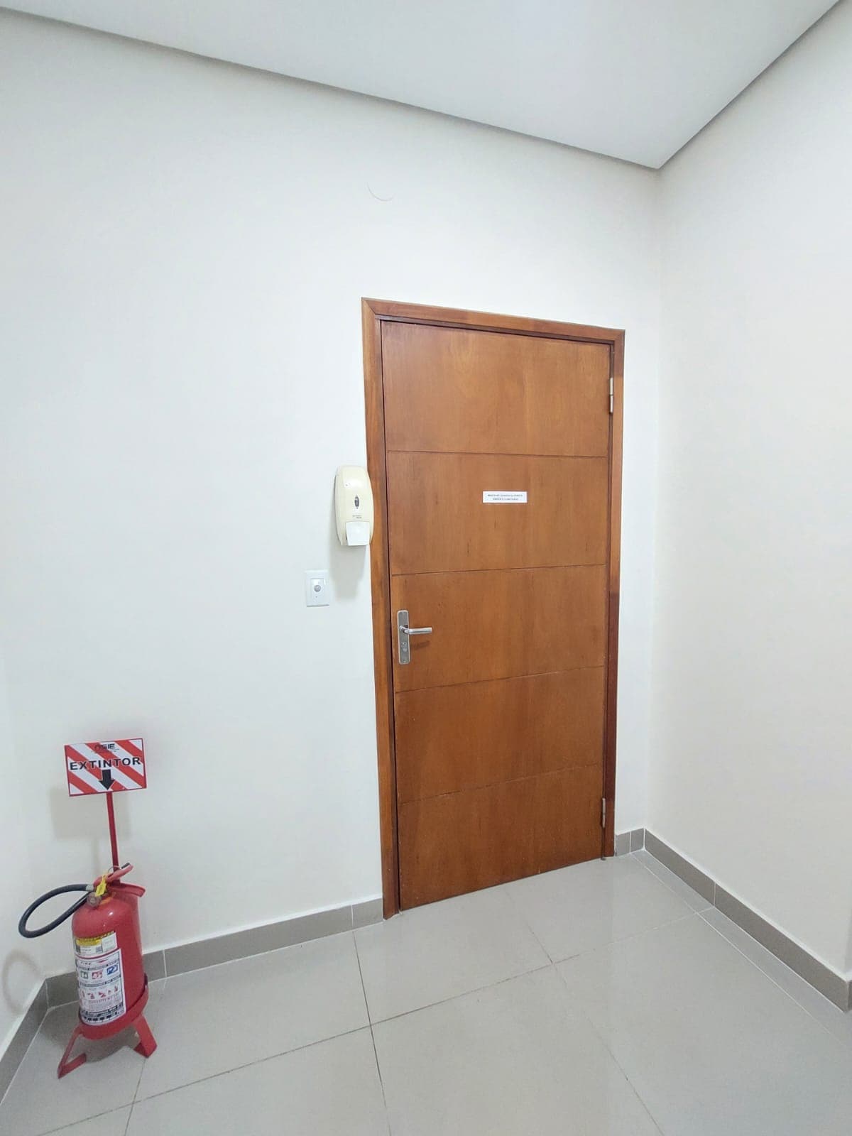 Oficina en edificio corporativo barrio ycua sati — foto 4