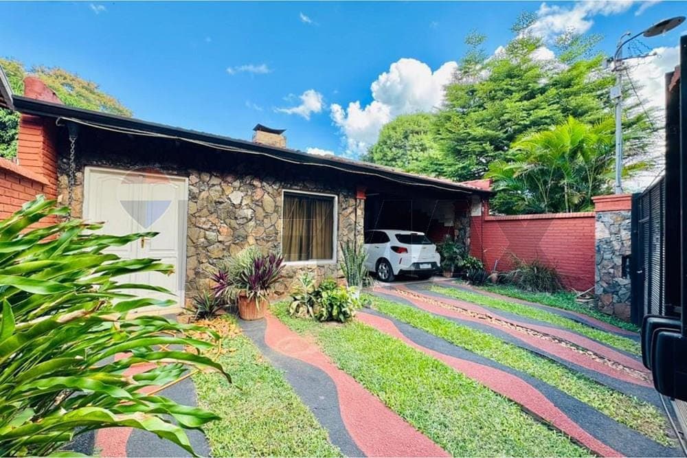 Vendo Amplia y Hermosa Casa en San Lorenzo, Barrio San Felipe
