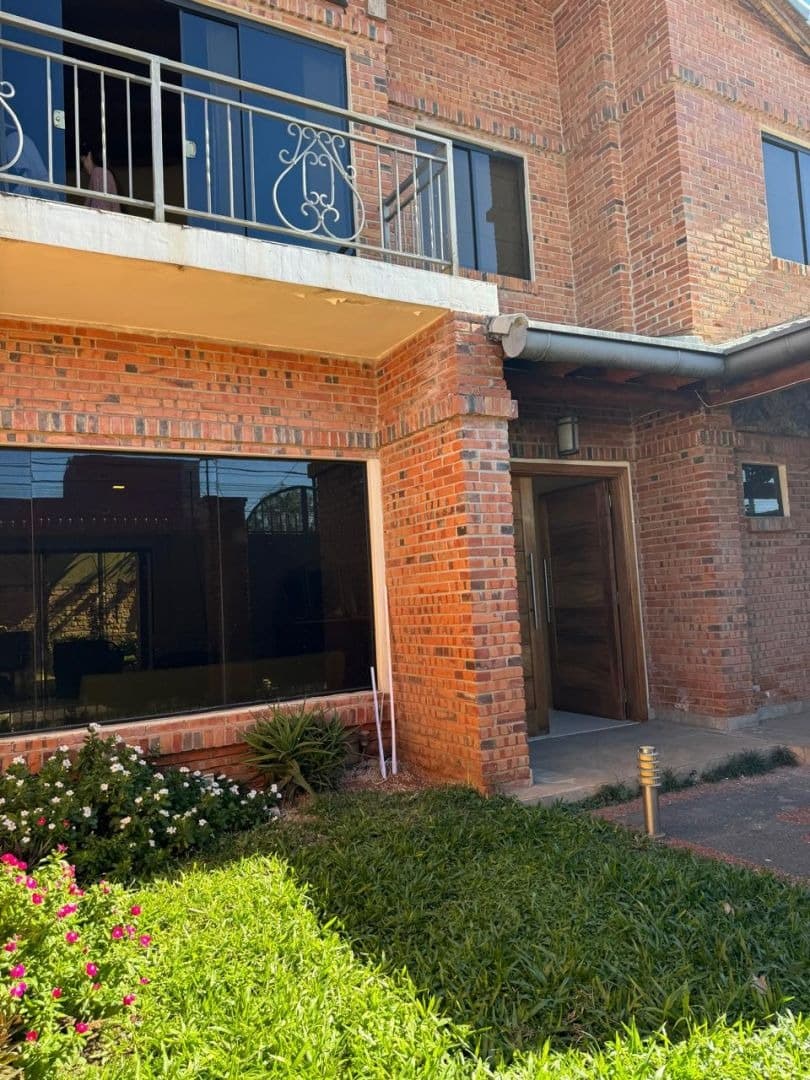 Hermosa casa amoblada en alquiler en Asunción