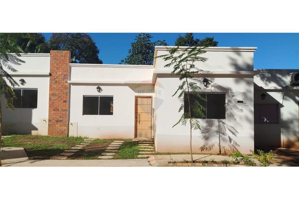 Casa en condominio seguro, isla bogado Luque, foto 2