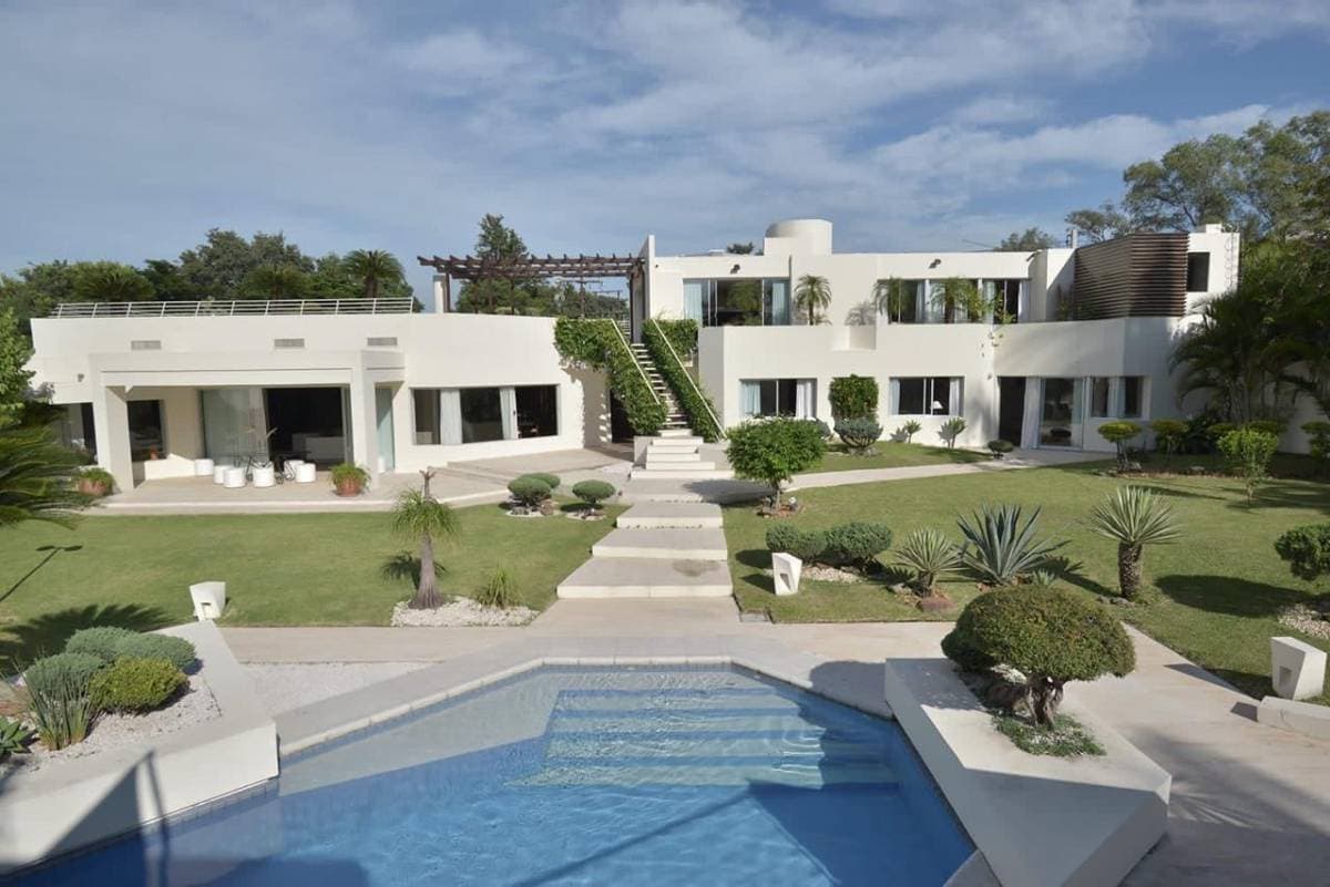 Residencia de lujo en venta – Asunción, barrio Mburucuyá